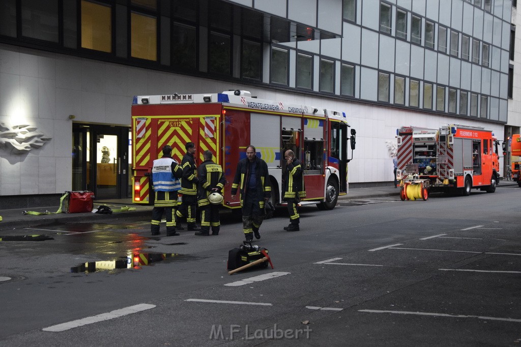Feuer 2 WDR Koeln Altstadt Nord An der Rechtschule P115.JPG - Miklos Laubert
